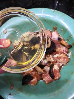 蒜蓉香菇蒸排骨的做法 步骤7
