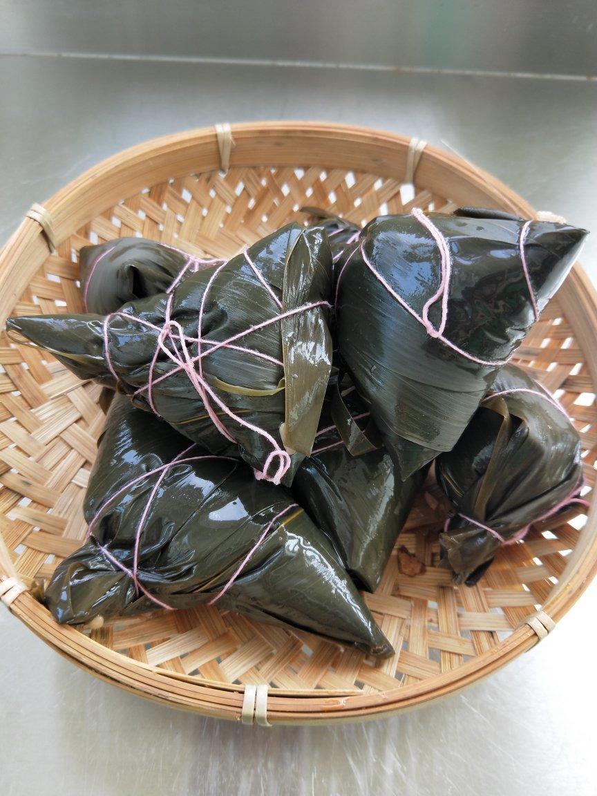 肉粽子及包法视频
