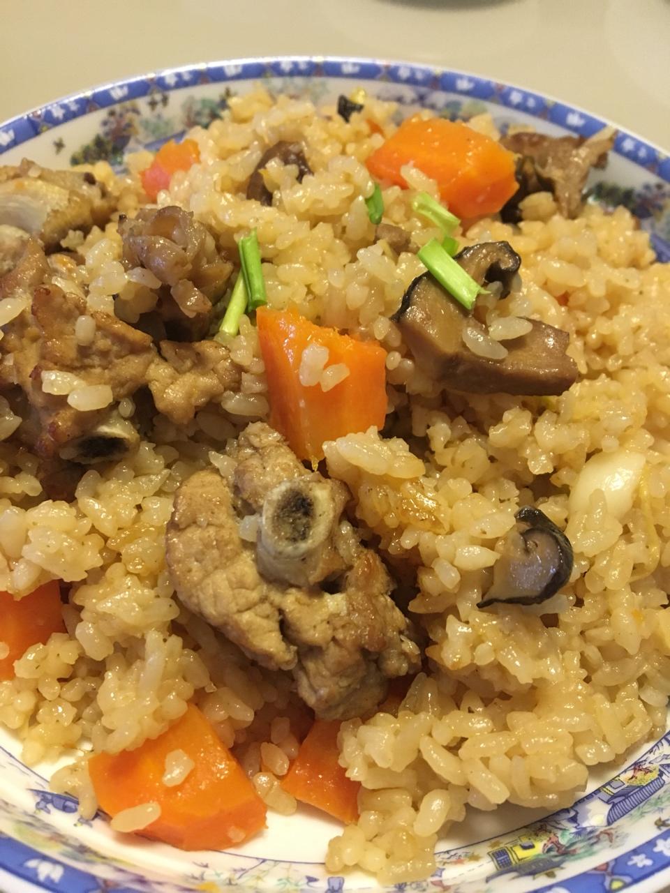 喷香排骨焖饭（爆好吃）