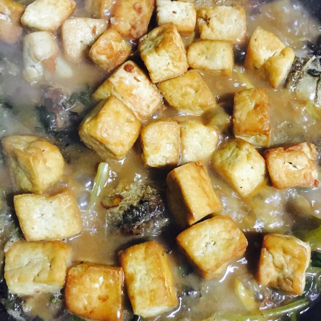鲫鱼炖豆腐