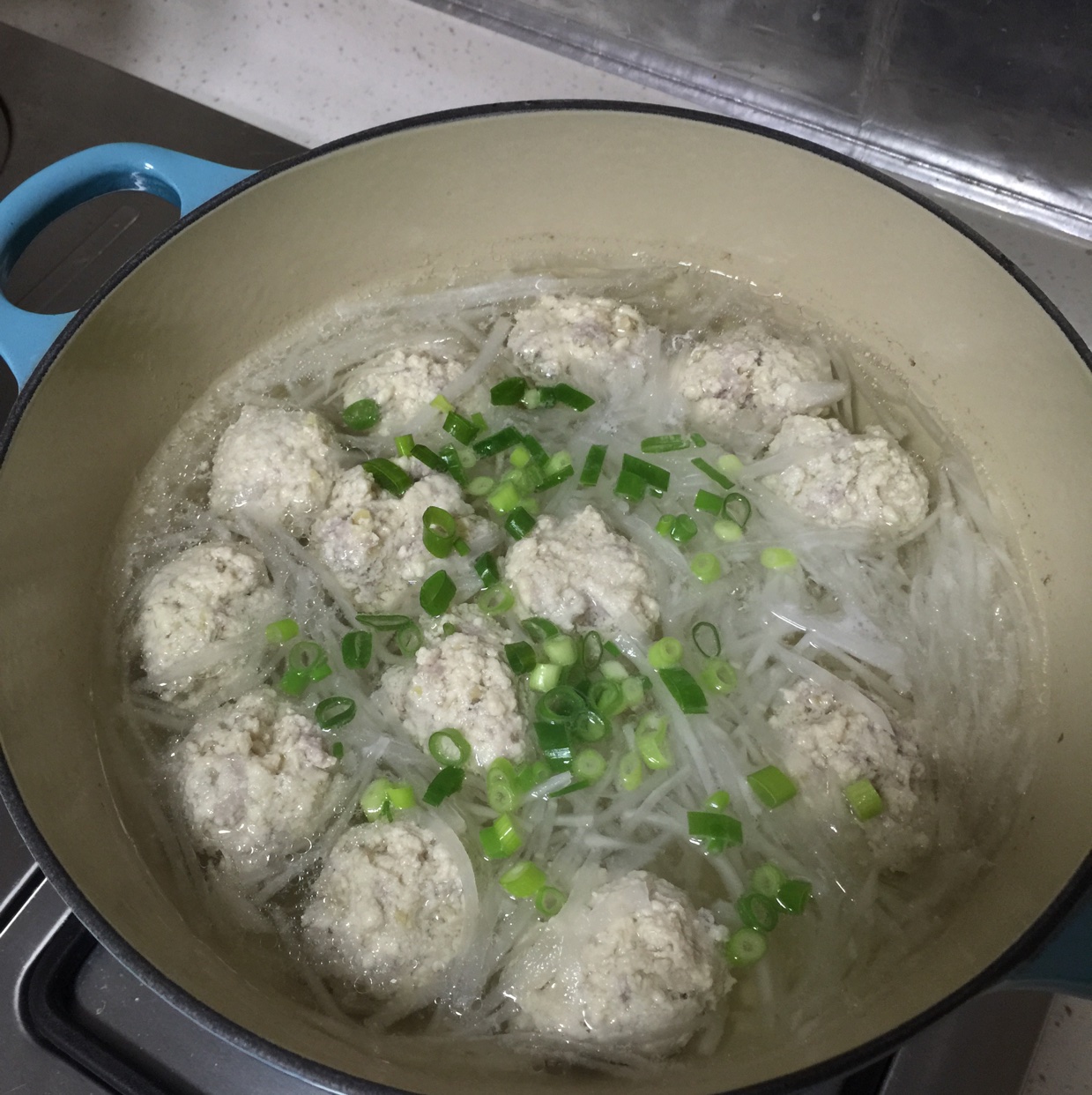 【10分钟系列】白萝卜豆腐圆子汤