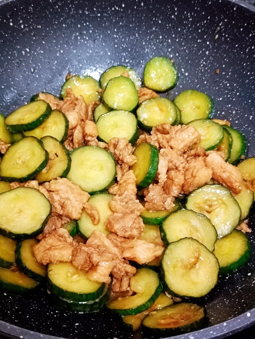 贼好吃的，下饭菜「黄瓜🥒炒肉🥩」
