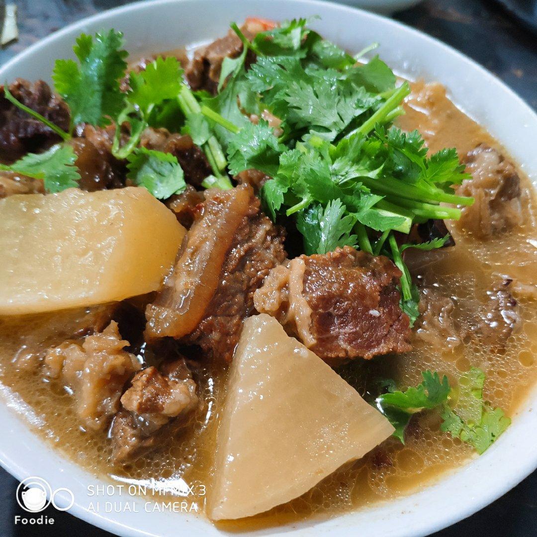 萝卜炖牛肉