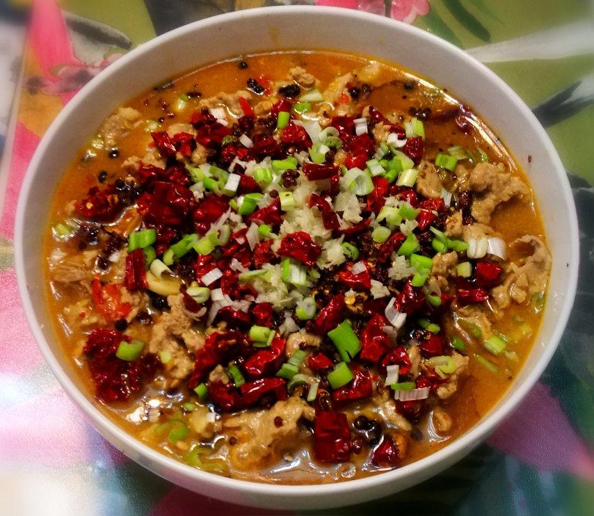 厨师长教你：“水煮肉片”的正宗做法，这味道真的很四川