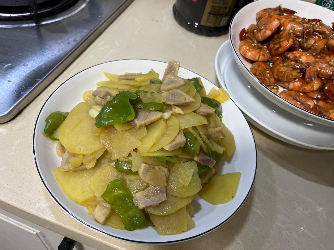 腊肉炒土豆片(都是我爱的)