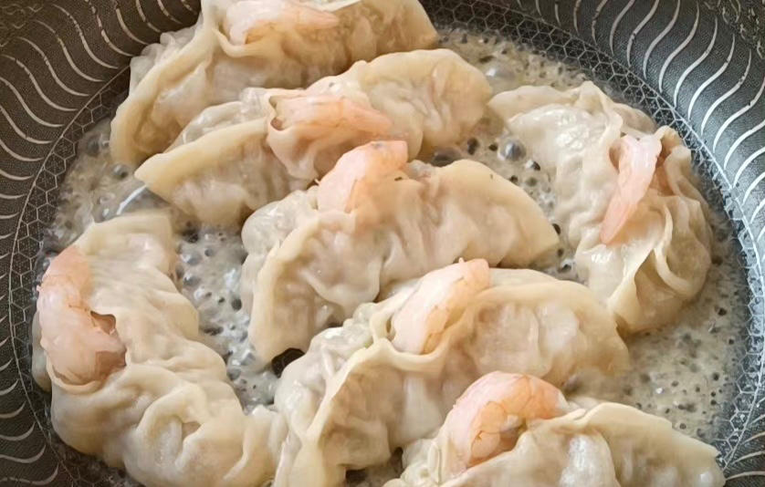 香脆美味的冰花煎饺