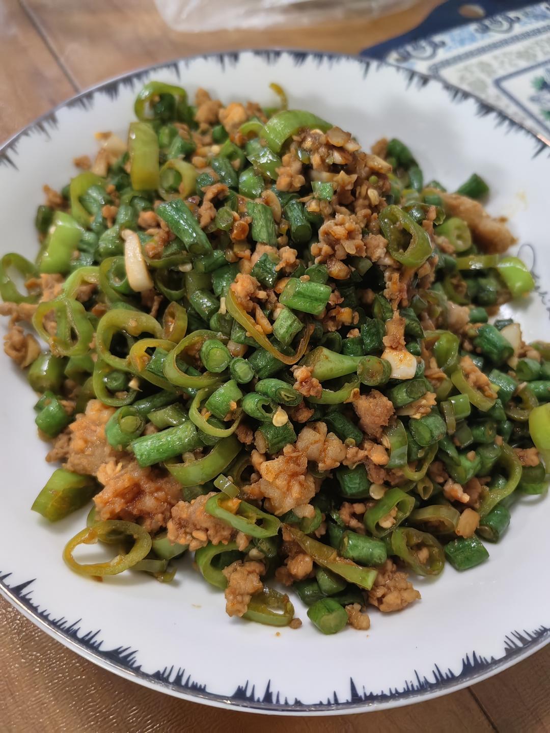 超简单的家常下饭菜猪肉末辣炒豆角