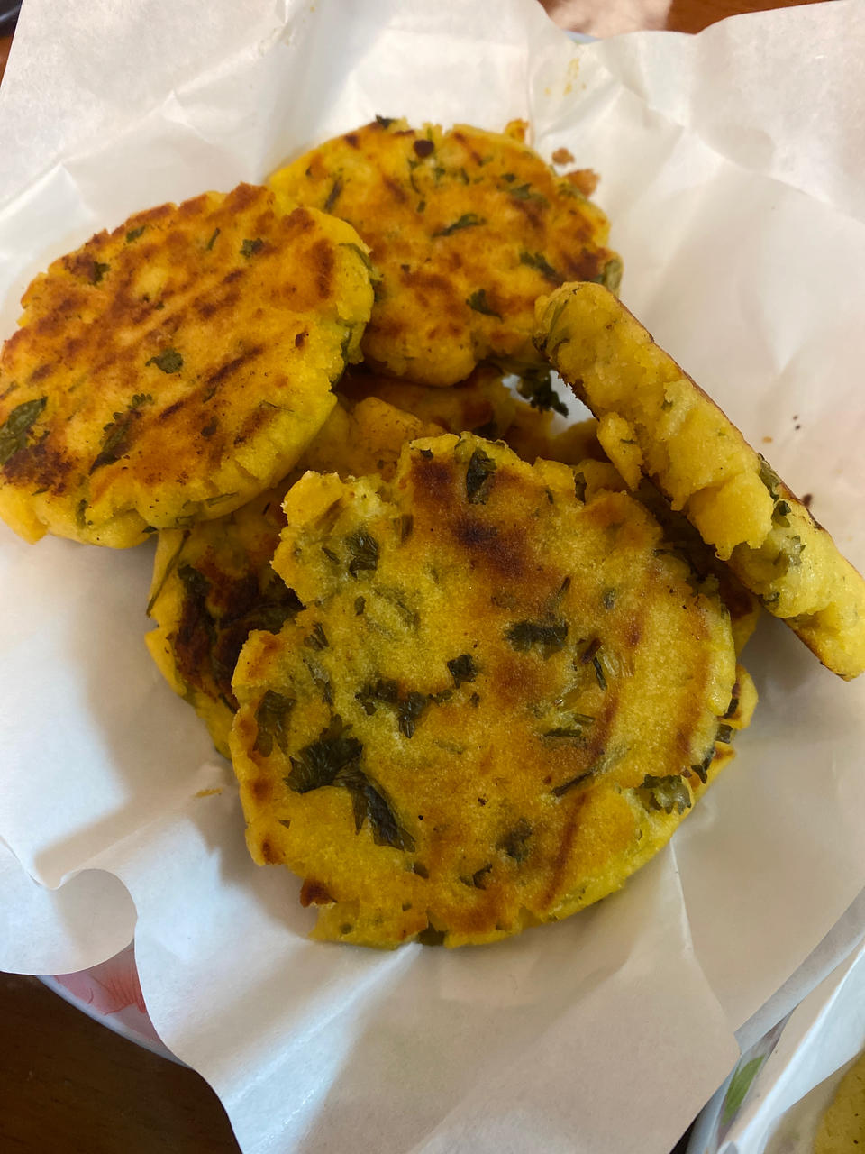 玉米面菜饼子（贴饼子）