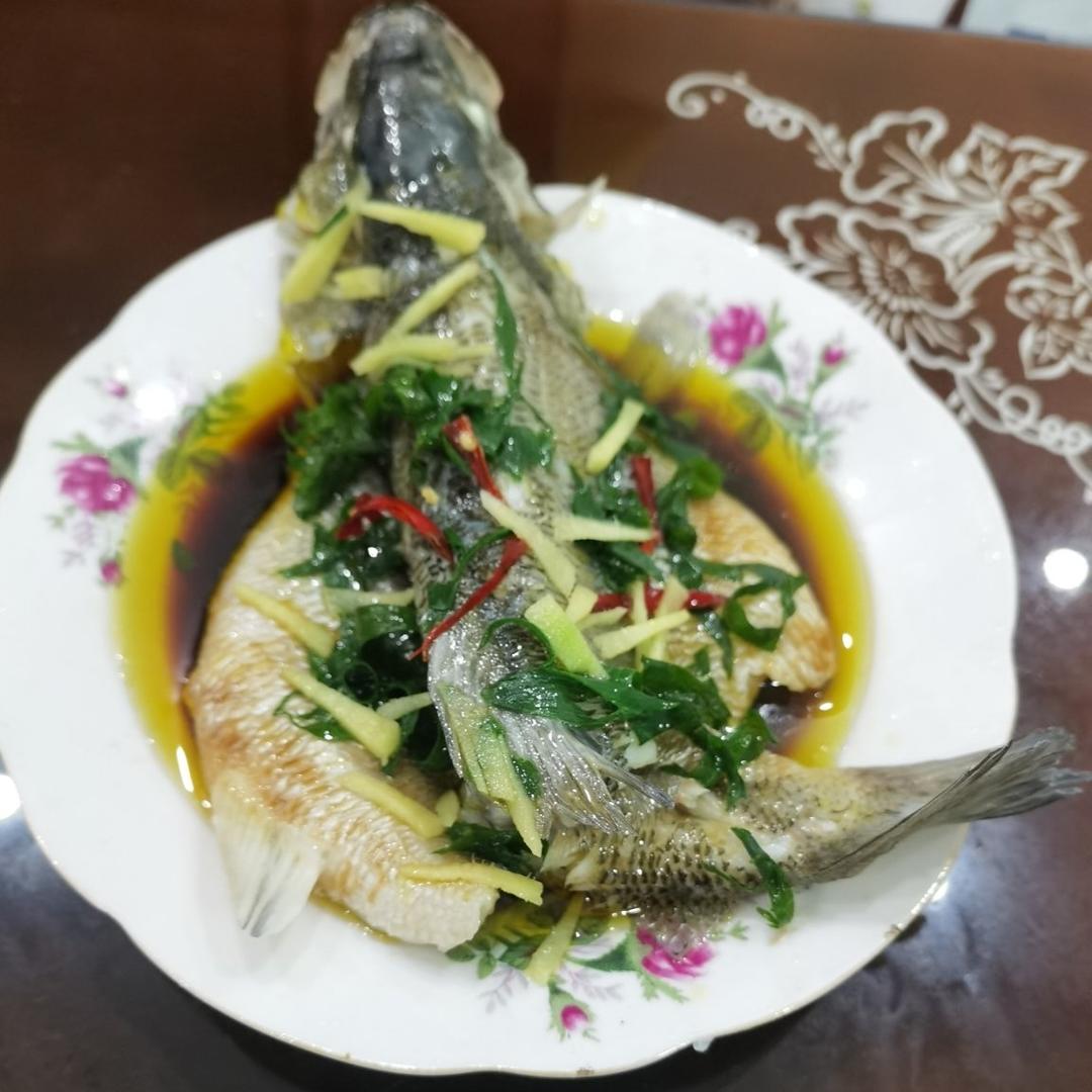 10分钟做 清蒸鲈鱼 （附切鱼图解）