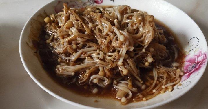 低脂低卡的凉拌金针菇