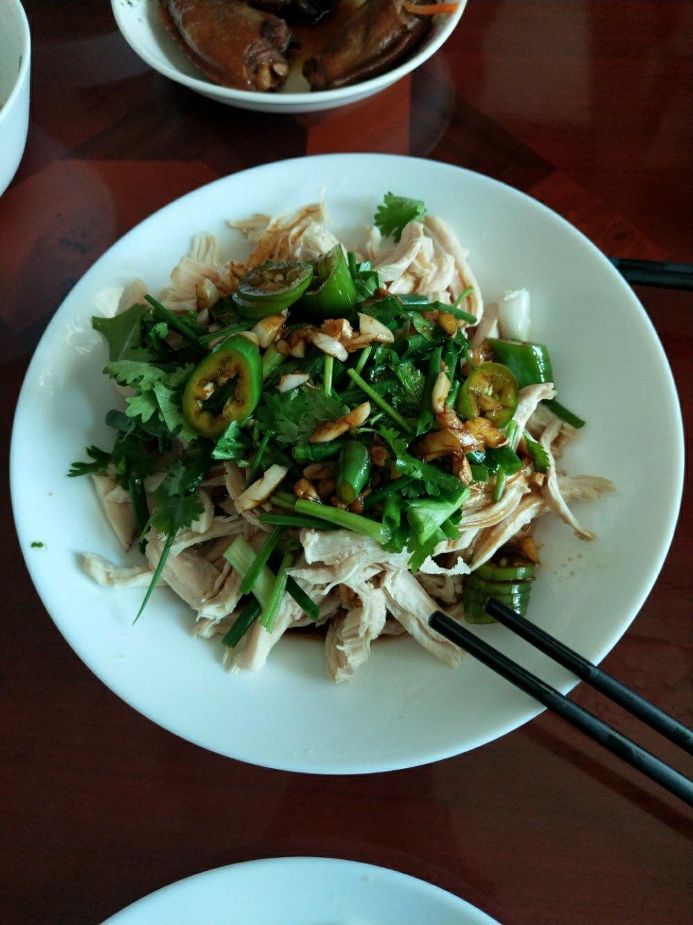 香辣爽口手撕鸡（少油好吃的鸡胸肉做法）