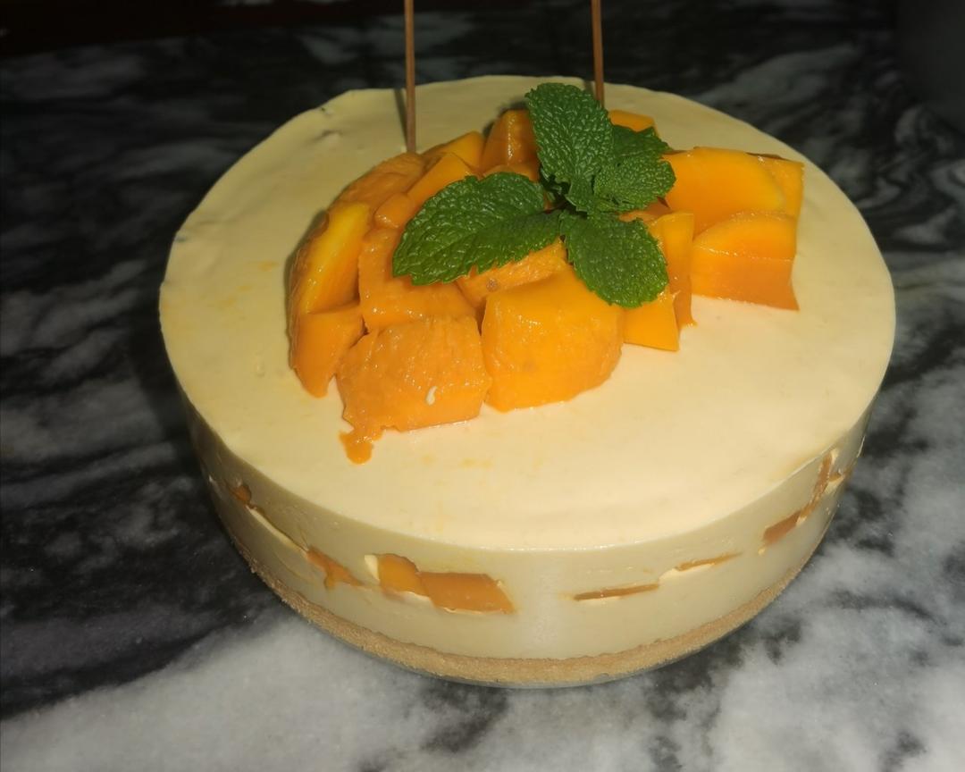 8寸芒果芝士慕斯蛋糕