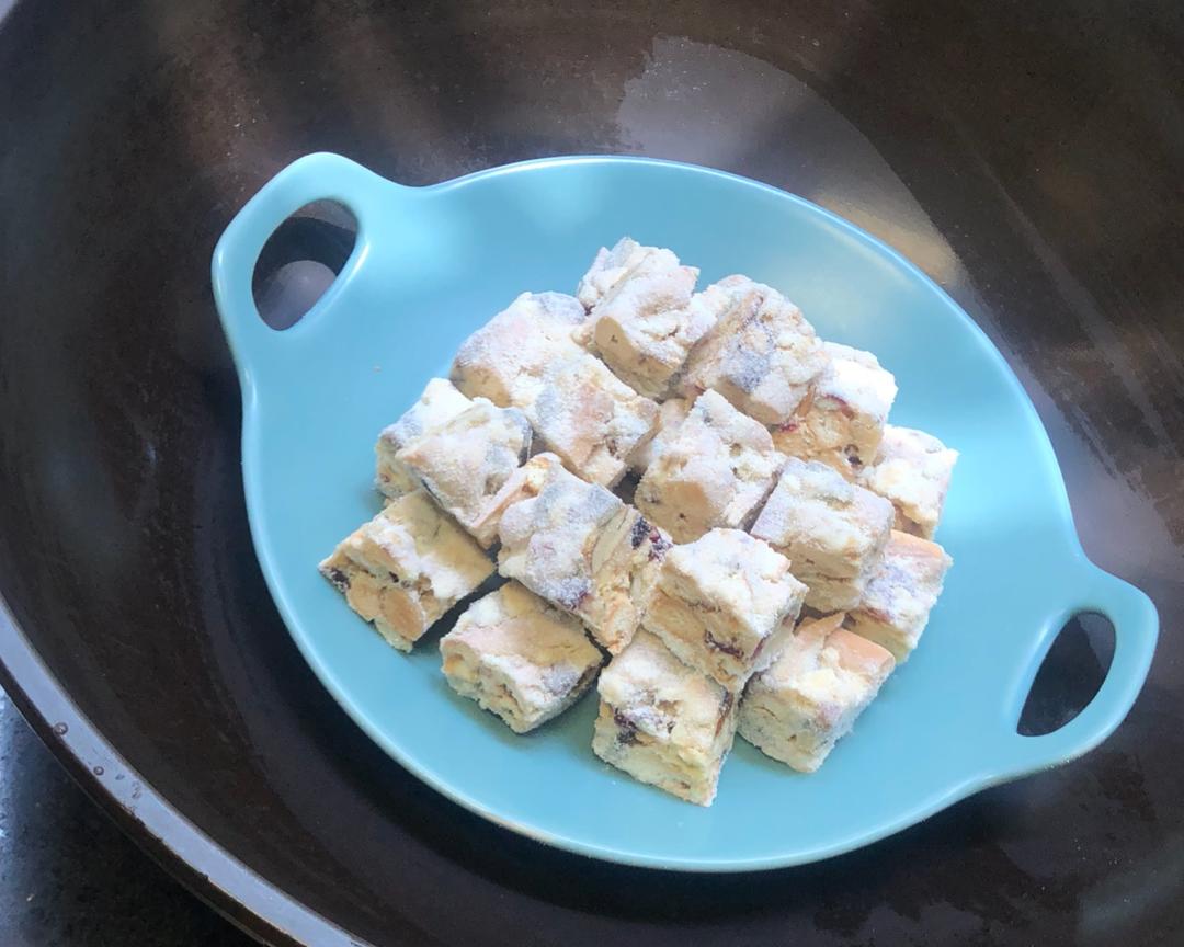 鹅妈妈锅雪花酥的做法