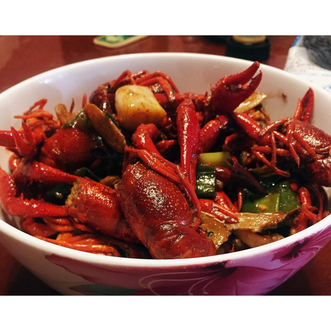 吮指回味十三香啤酒小龙虾