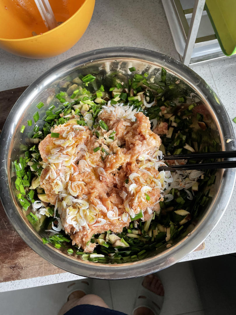 三鲜水饺（韭菜虾仁猪肉馅）