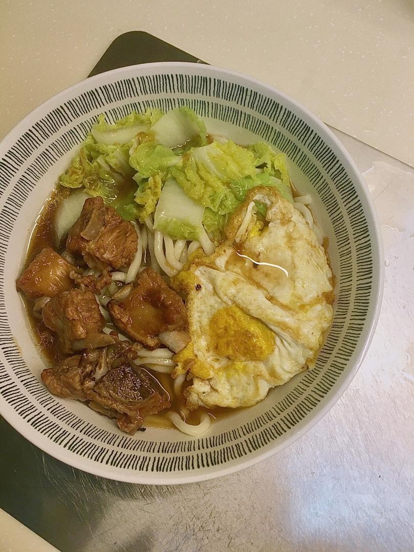 家常排骨面