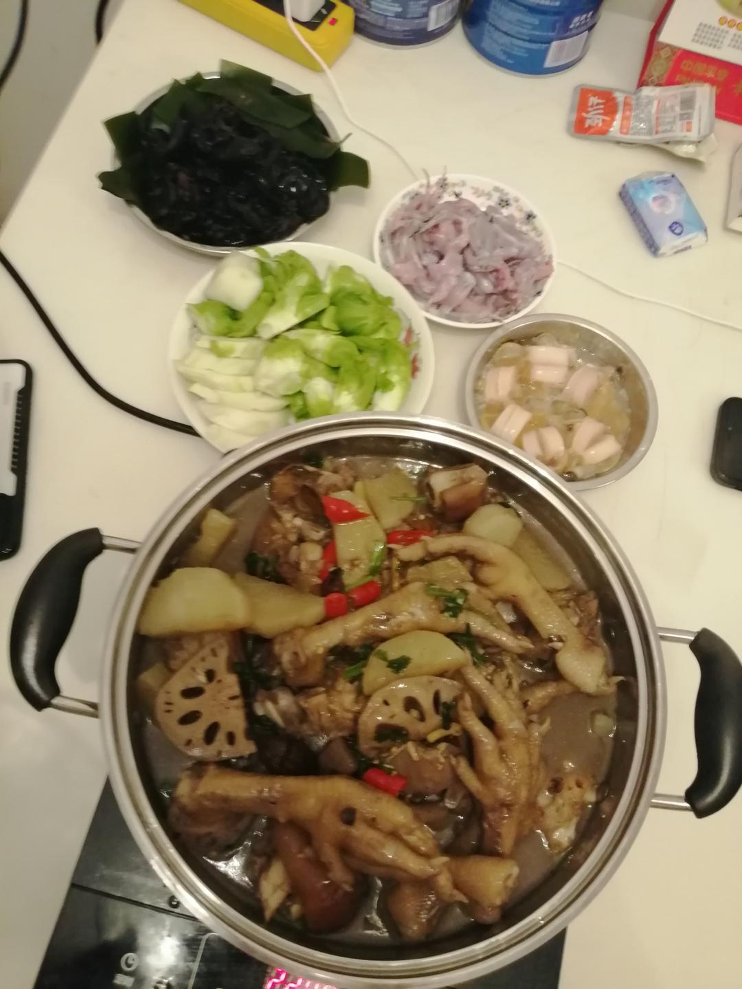 猪手鸡爪打边炉的做法