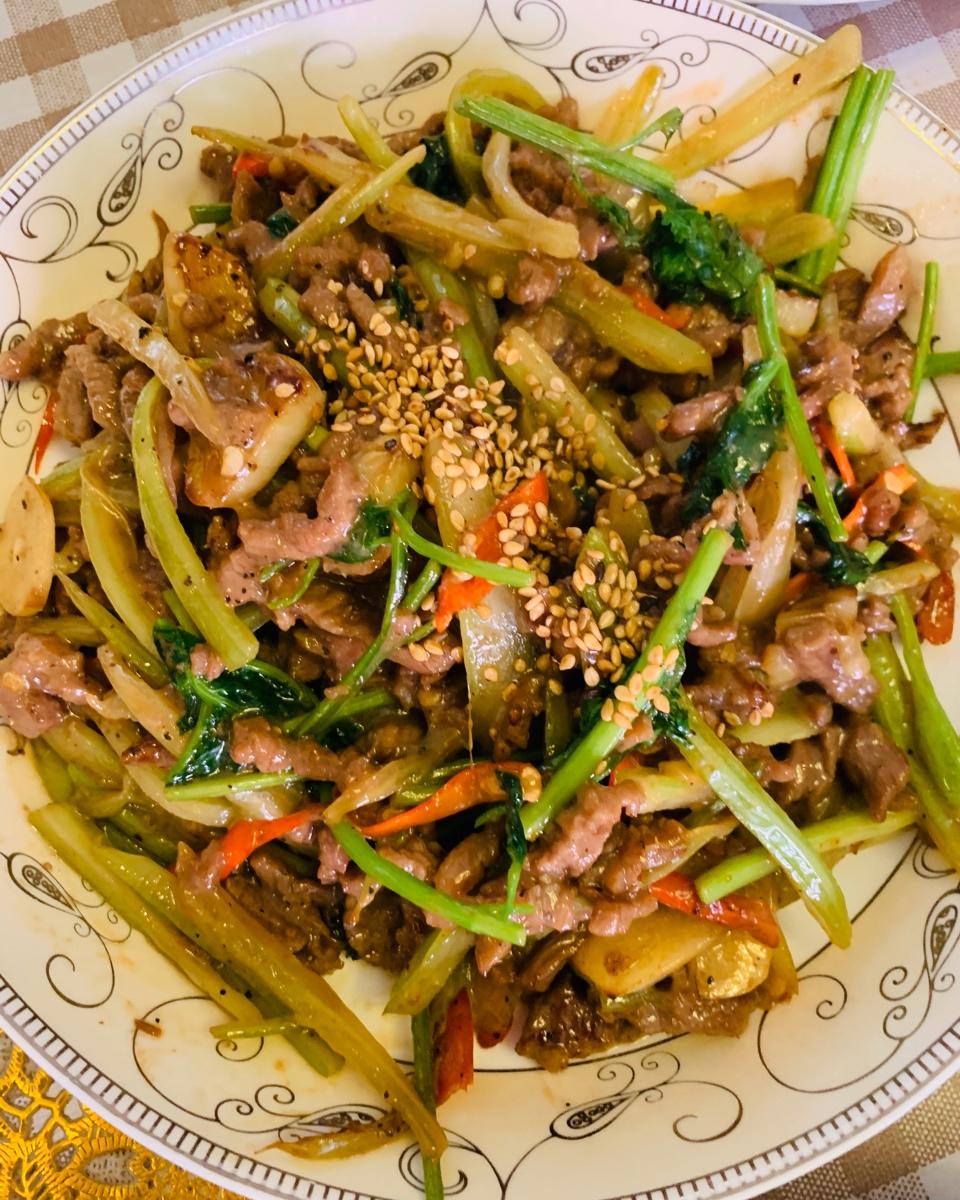 芹菜炒牛肉