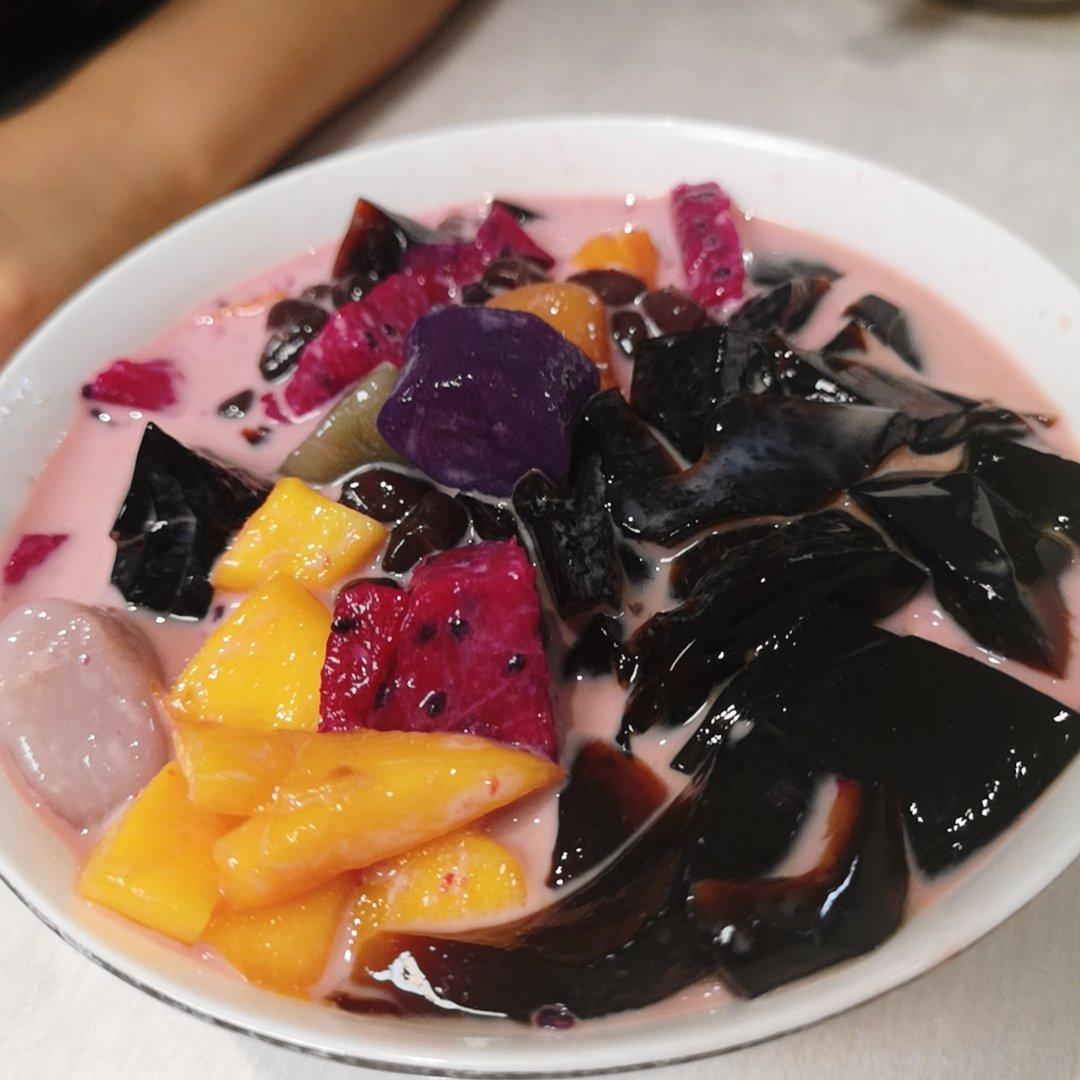 自制鲜芋仙芋圆（另附: 蜜红豆和仙草冻的做法）