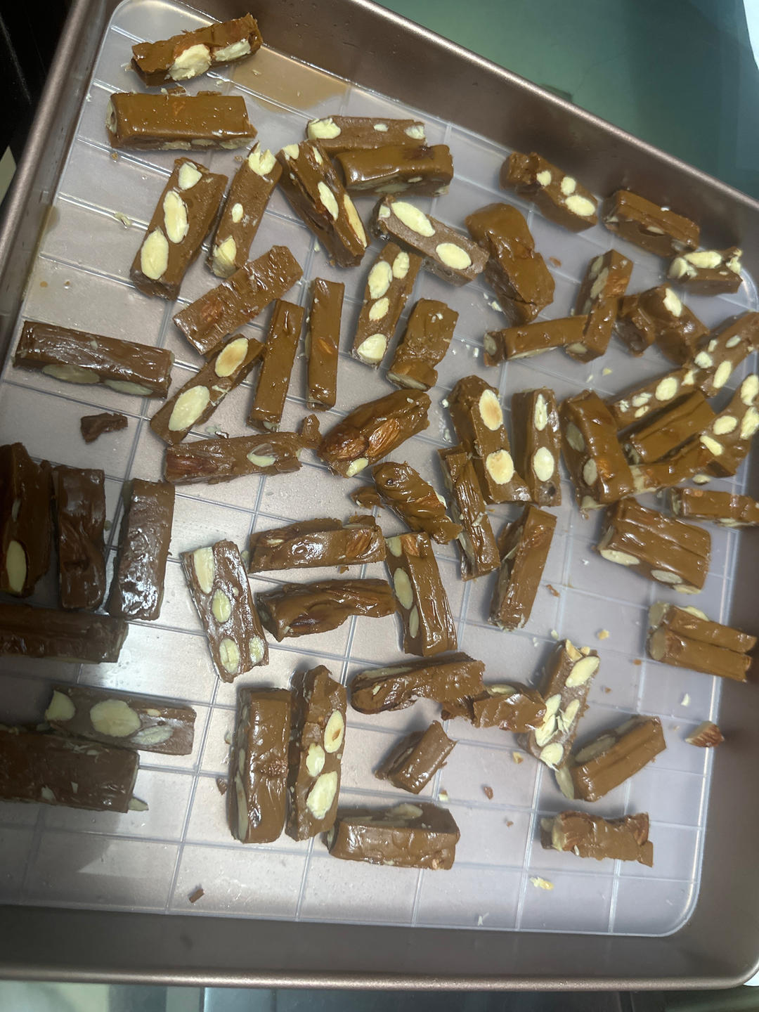 《Tinrry+》焦糖杏仁太妃糖