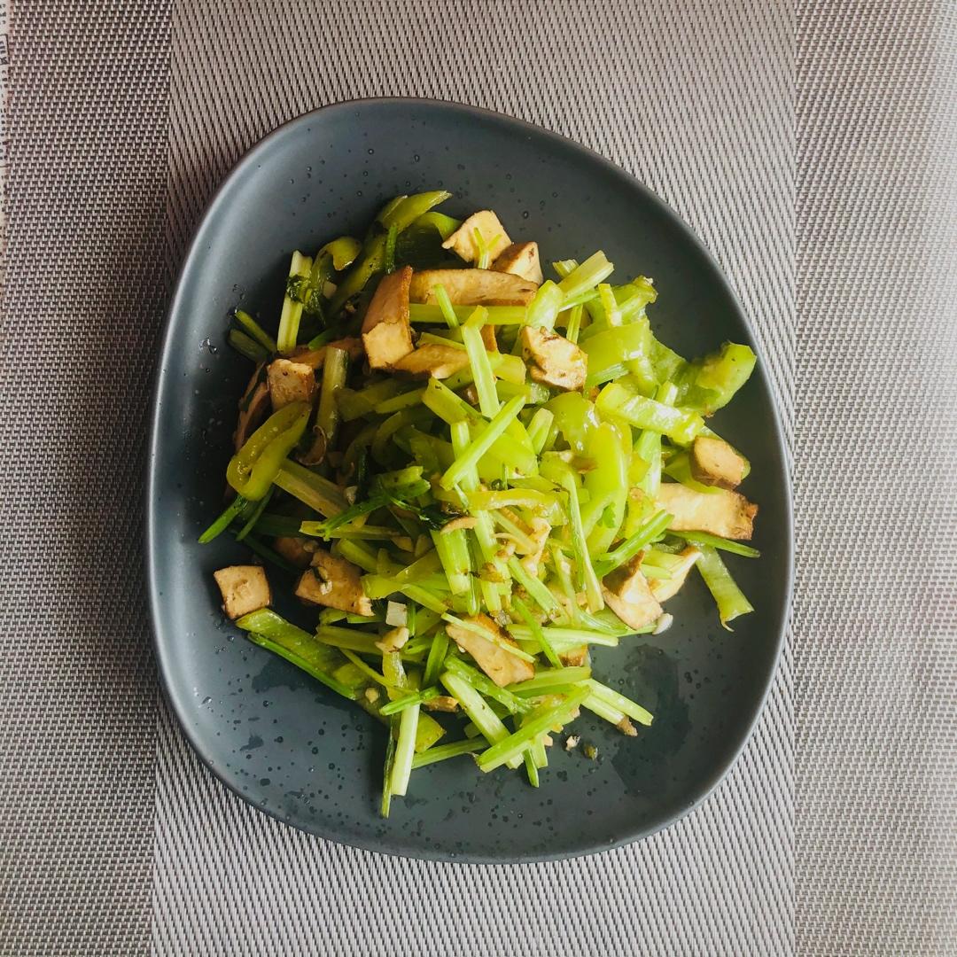 芹菜炒香干