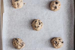 5C超扁平大COOKIE--Chewy Crunchy Chocolate Chip Cookies的做法 步骤7