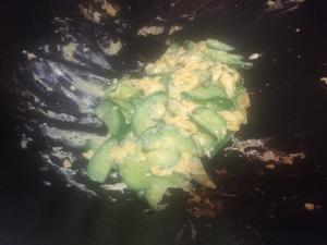 老丁的私房菜－黄瓜炒鸡蛋的做法 步骤3