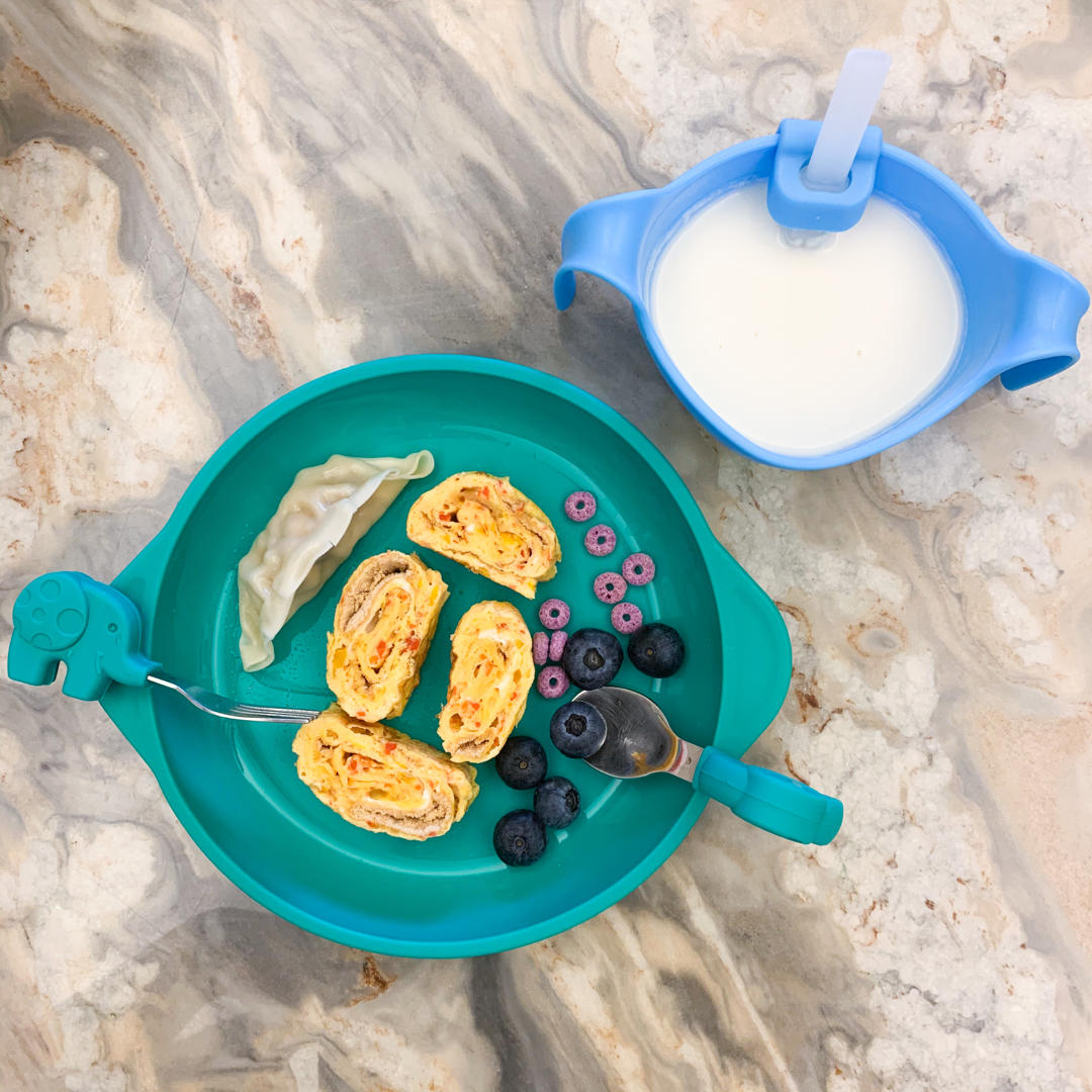 皮卡宝宝爱吃饭