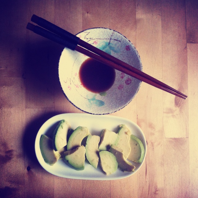 牛油果蘸酱油
