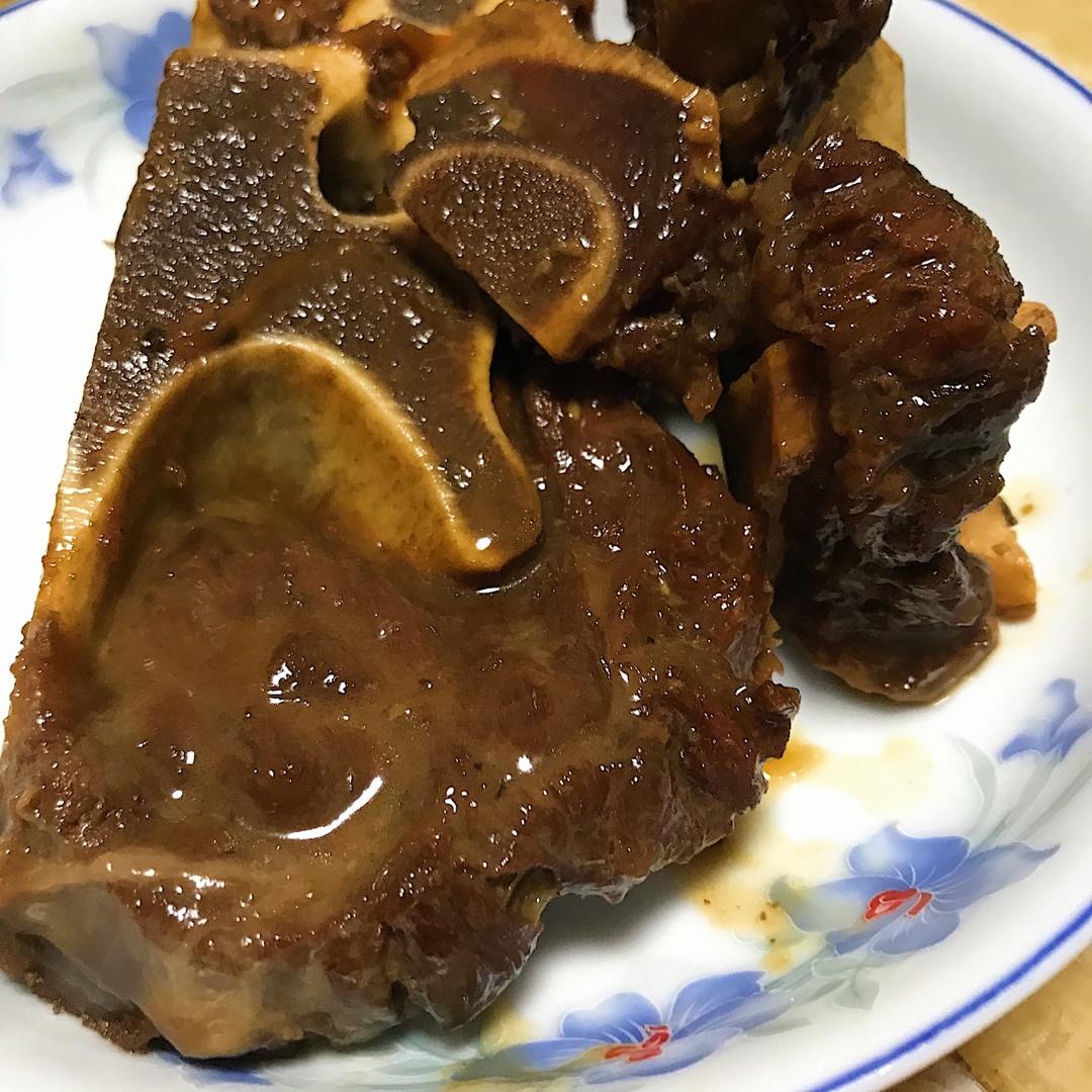 超级好吃的红烧牛脊骨（牛腩）