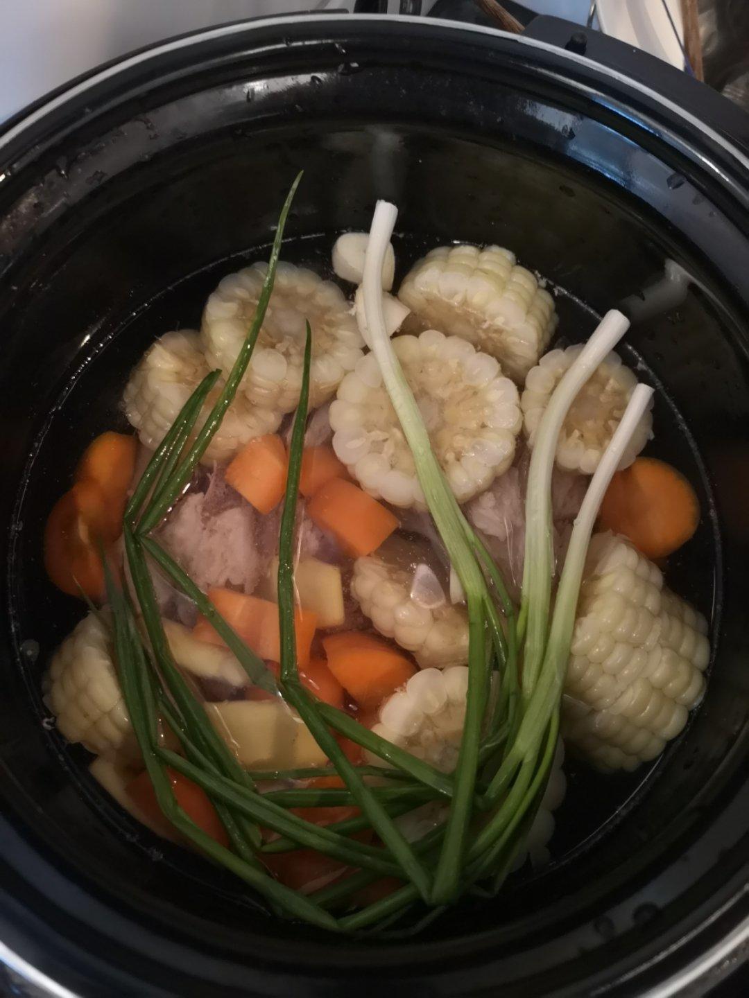 排骨玉米胡萝卜汤