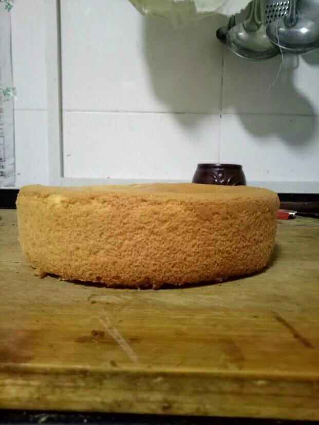 不粘模超完美戚风蛋糕--不塌不缩不开裂