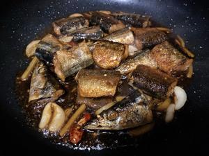 油煎或红烧秋刀鱼的做法 步骤18