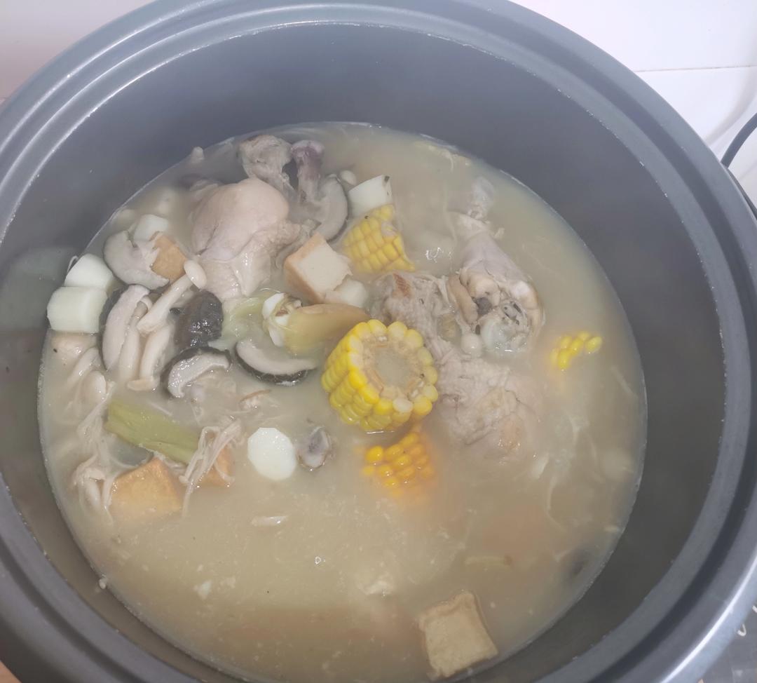 菌菇山药鸡腿汤 | 健康·三餐