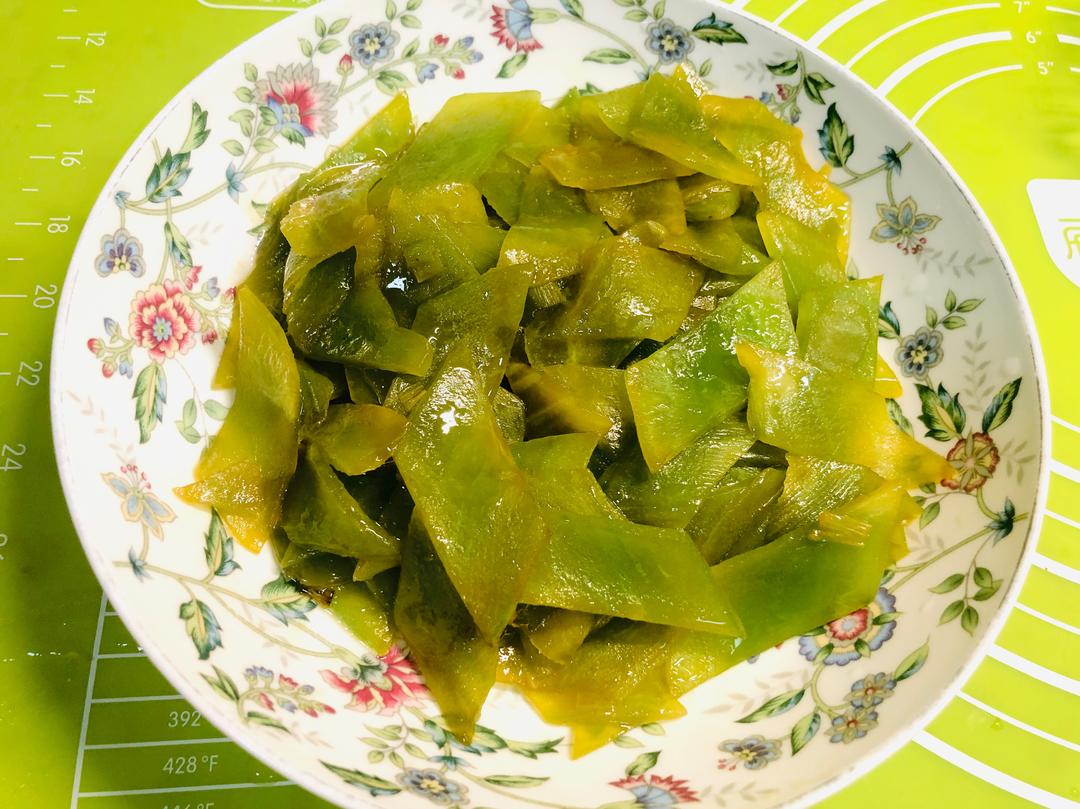 43-蒜香清炒莴笋的做法