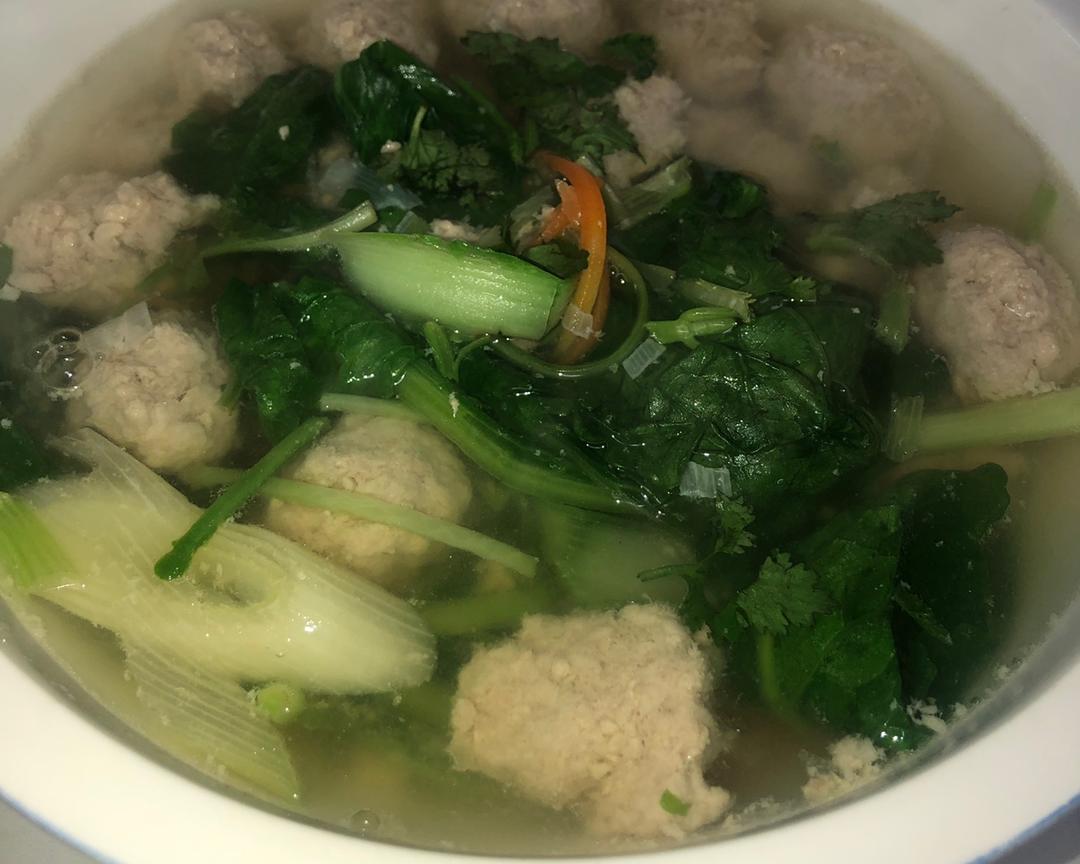 肉丸子白菜汤的做法