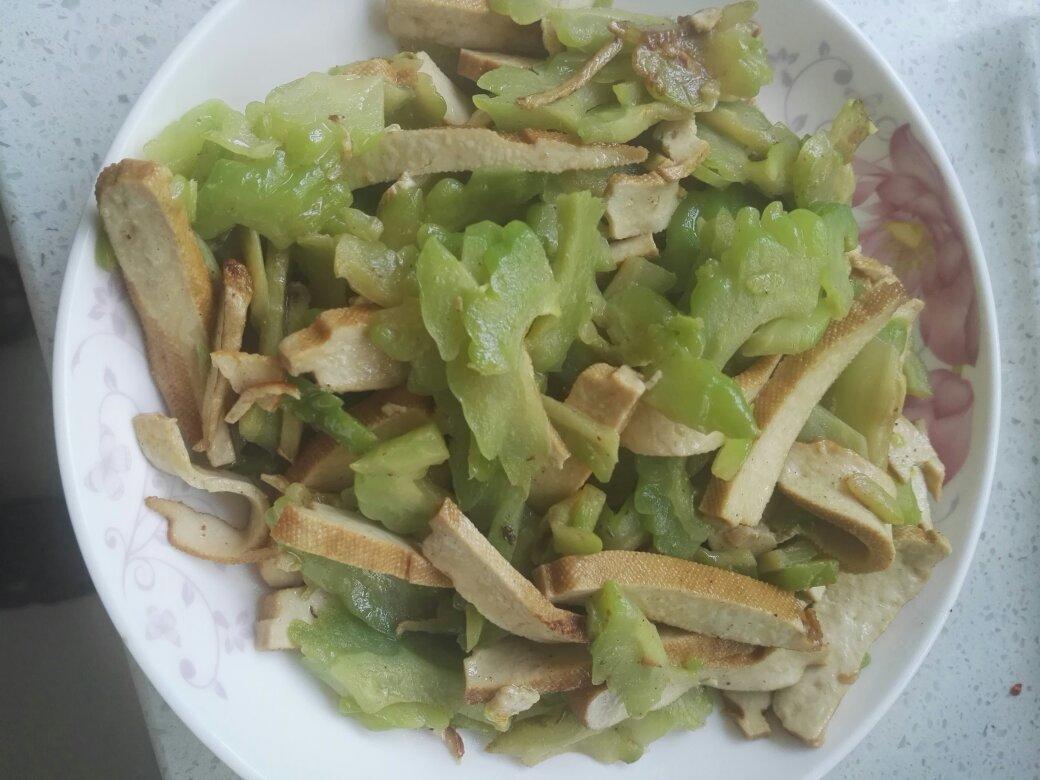 清炒苦瓜