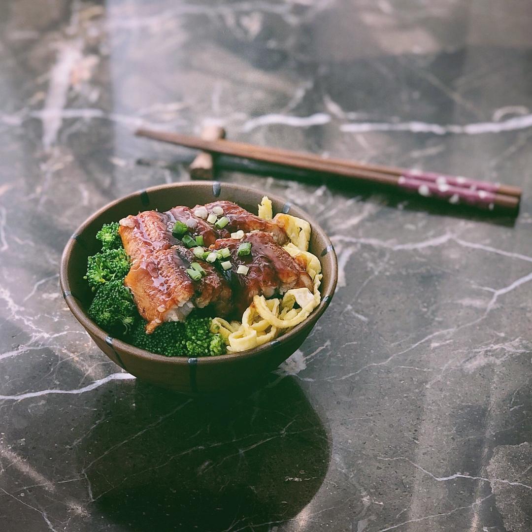 蒲烧鳗鱼饭