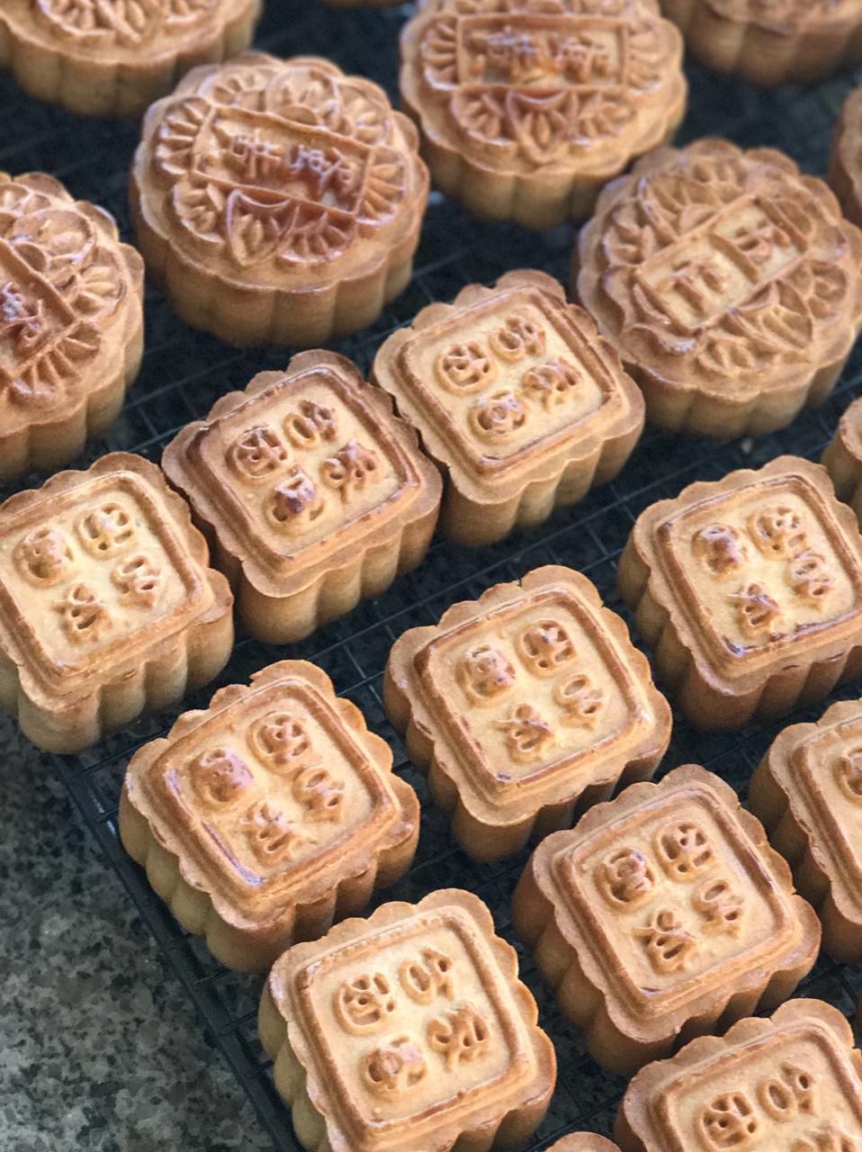 广式月饼—蛋黄莲蓉月饼