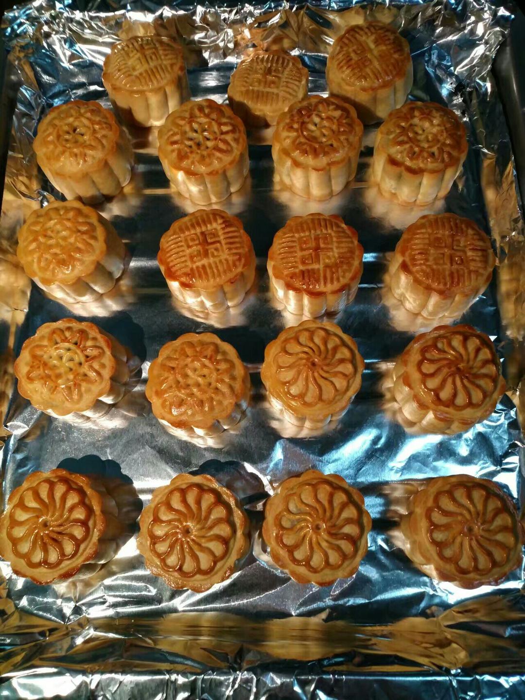 广式月饼——蛋黄莲蓉月饼