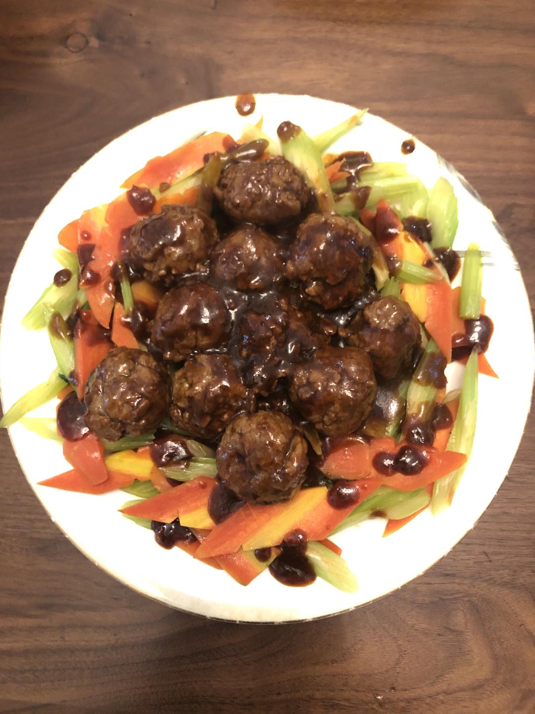 红烧牛肉丸子的做法