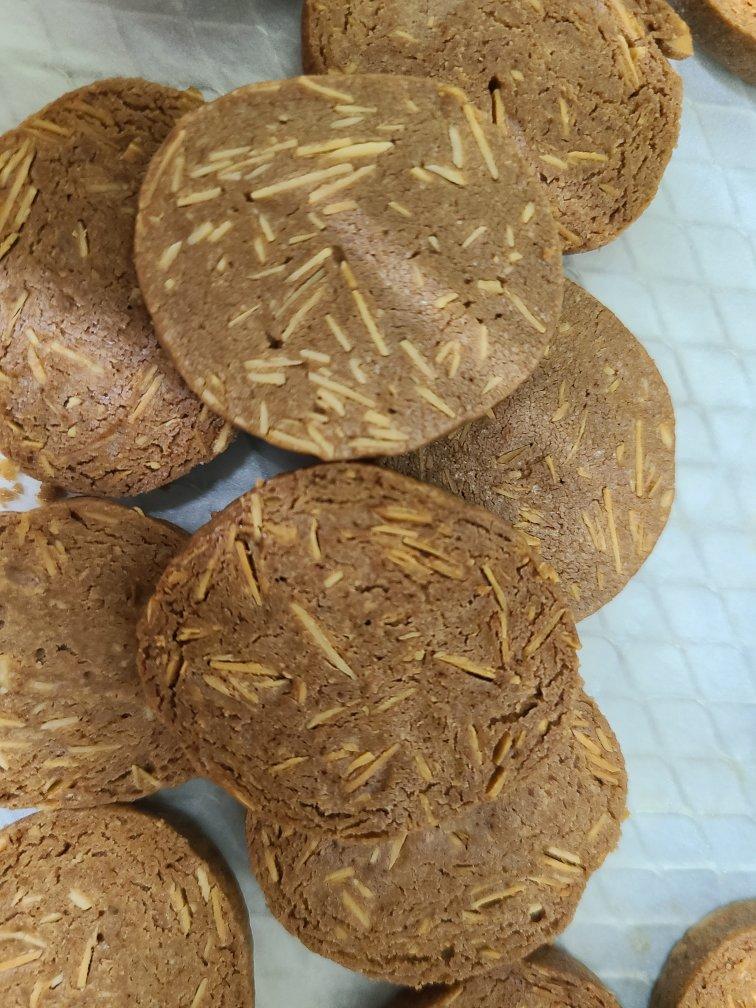 开店朋友给的配方，杏仁片巧克力豆曲奇➕蔓越莓曲奇