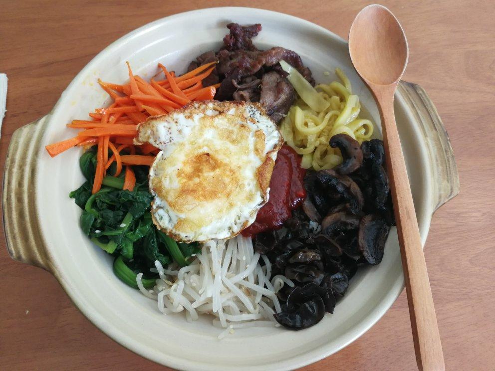 辣牛肉石锅拌饭