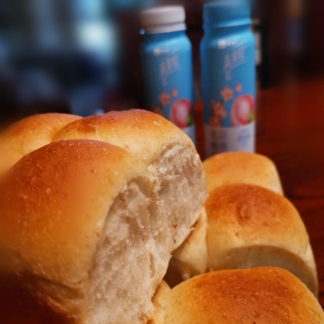 花果轻乳全麦餐包