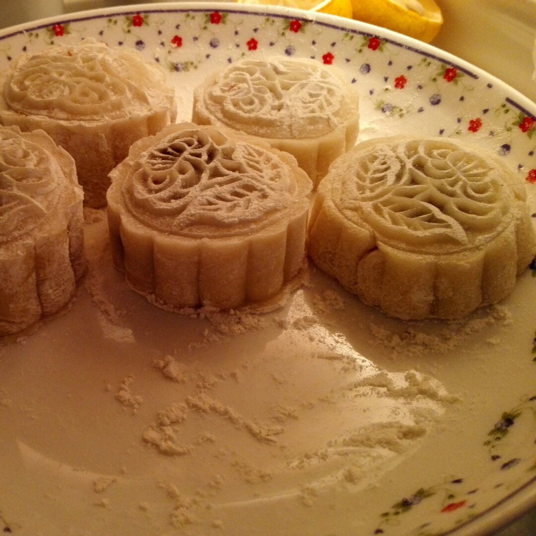 芒果芝士冰皮月饼