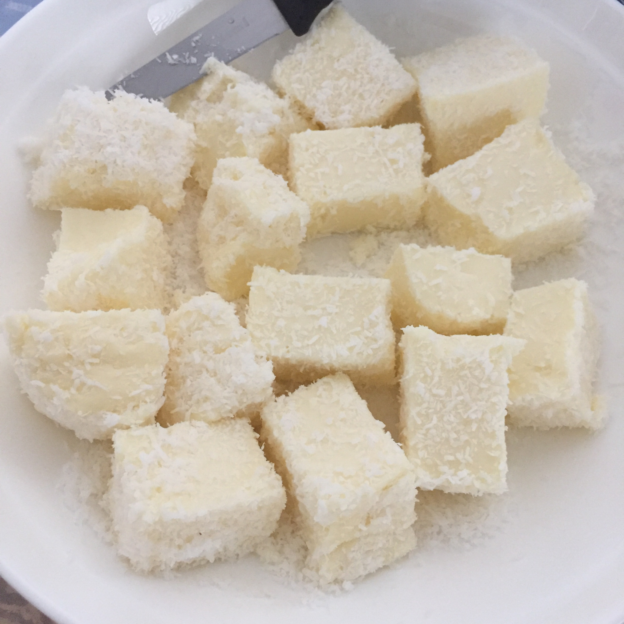 完胜85度C牛奶椰丝小方