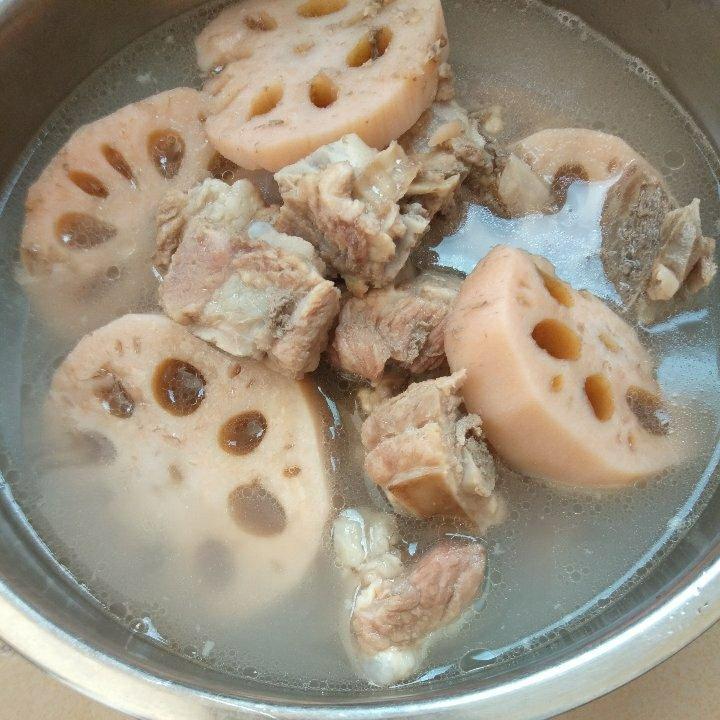 莲藕排骨汤