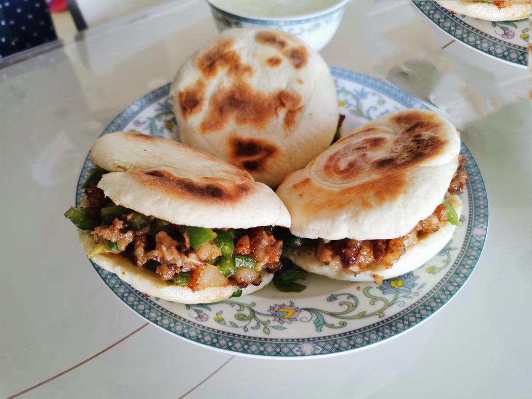 腊汁肉夹馍
