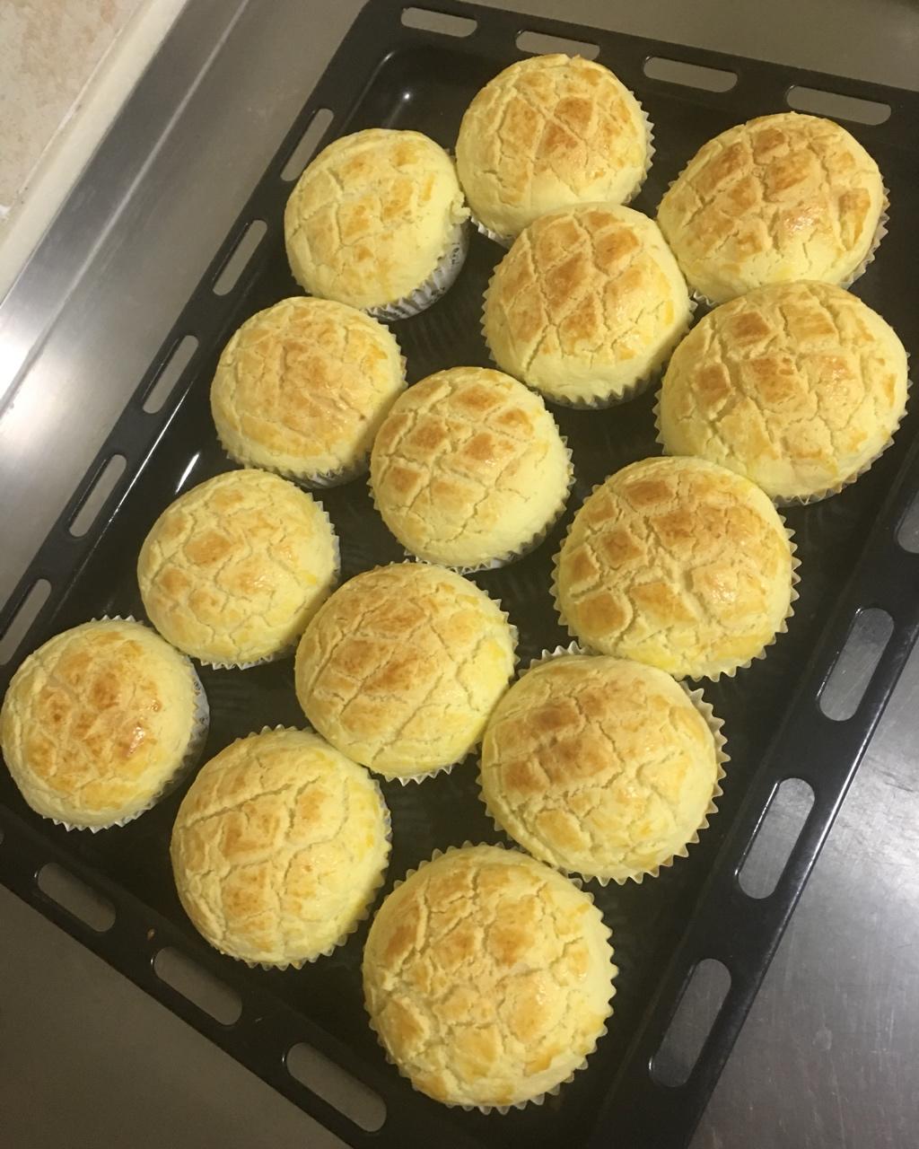 好吃到炸裂的港式菠萝包（附带制作酥皮的小视频）