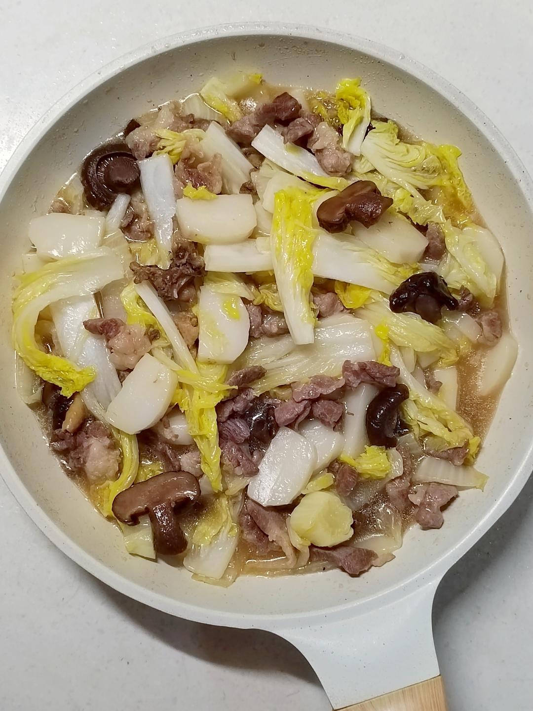【白菜肉丝年糕汤】